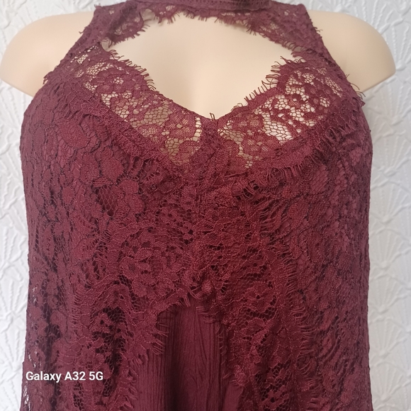 Onetheland Women Size L DRESS Burgundy Lace Halter Dress - Picture 3 of 16